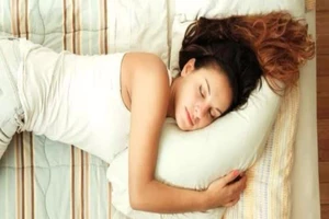 Tại sao ngủ nghiêng bên trái tốt cho sức khỏe?