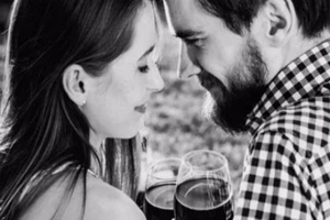 Giải mã tại sao anh hùng luôn khó qua cửa ải mỹ nhân