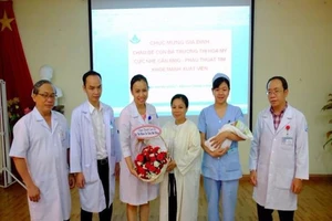 Bé gái bệnh tim bẩm sinh nặng 850 g đã xuất viện