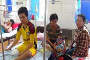 ​Vụ cắt chân oan uổng: Đình chỉ công tác ê-kíp trực