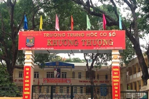 Tát vào mặt học sinh nói mình vô duyên, thầy mất việc