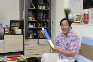 Bác sĩ và 2.500 cây bút nhận kỷ lục Việt Nam