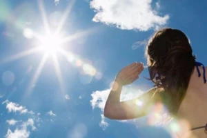 9 cách phòng trị say nắng khi trời nóng như thiêu