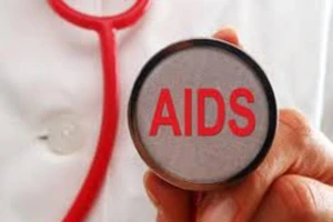 Làm gì khi bị phơi nhiễm HIV lúc cứu người gặp tai nạn?