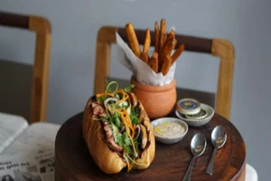 Ổ bánh mì giá hơn 2,2 triệu đồng tại TP.HCM