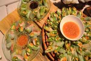 Chả giò, gỏi cuốn trong tiệc chiêu đãi CEO tại APEC