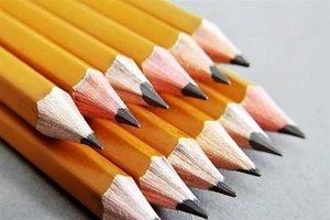 Nhập viện cấp cứu sau 2 ngày ăn toàn... bút chì