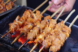 Ăn thịt nướng liên tục có thể bị cao huyết áp