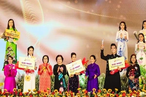Thí sinh U80 đoạt giải nhất Duyên dáng áo dài năm 2019