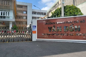 Vụ học sinh trường THCS Vân Đồn đau bụng: Ngày 20-10 sẽ có kết quả 