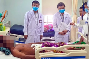 Kiên Giang: Cứu thành công bệnh nhân bị trâu húc thủng bụng