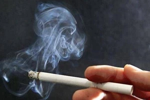 Hút thuốc ngay sau bữa ăn sẽ bị ung thư phổi?