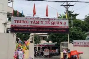 TP.HCM: Bác sĩ khám sức khỏe học sinh khi chưa có chứng chỉ hành nghề