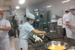 Thông tin mới vụ 52 du khách nghi ngộ độc thực phẩm ở Bình Thuận