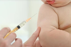 Bé hơn 7 tháng tuổi đã tiêm phòng sởi được chưa?