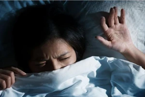 Bị bóng đè thường xuyên có phải ‘bệnh tâm linh’ không?