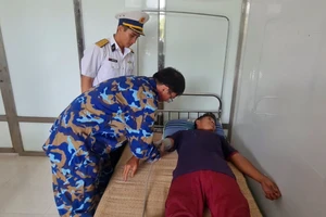 1 ngư dân Bình Định đột quỵ não khi đang đánh bắt trên biển