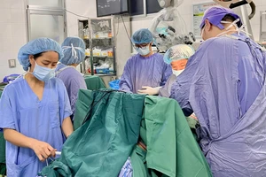14 giờ phẫu thuật cứu thiếu nữ mắc bệnh hiếm, 10 năm chỉ ghi nhận 3 ca