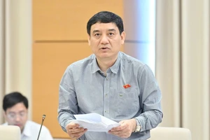 Miễn phí sách giáo khoa cho học sinh: Nghiên cứu từng bước