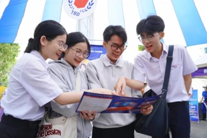 Trường Đại học Thái Bình Dương tặng mỗi sinh viên 100.000 đồng dịp Quốc khánh