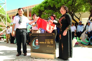 Khánh thành Trường Tiểu học Sinh Tồn vào ngày 19-4-2014.