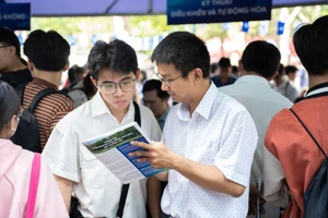 Đề xuất ‘cởi trói’ 5 vấn đề để đại học tự chủ toàn diện