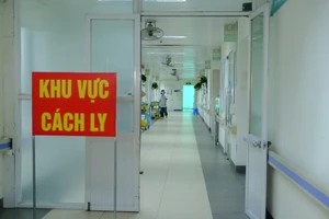 Biến thể ve sầu BA.3.2: Né miễn dịch tốt nhưng xâm nhập kém