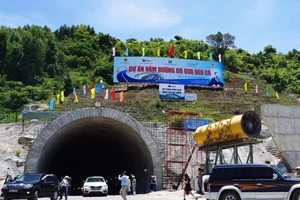 Hai giám đốc “rỉa” của Nhà nước nửa tỉ đồng