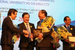 Chùm ảnh: 60 năm - từ Văn khoa đến ĐH KHXH&NV