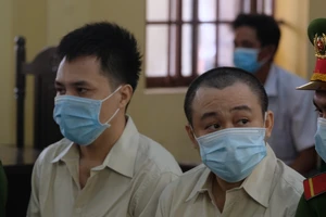 Hôm nay, diễn viên hài Hữu Tín và DJ Nguyễn Hoàng Phi hầu tòa