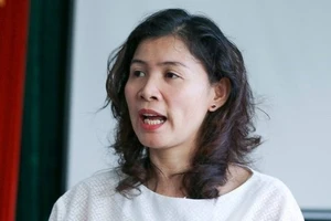 Bà Đặng Thị Hàn Ni khai bị bà Nguyễn Phương Hằng xúc phạm nên phải phản biện