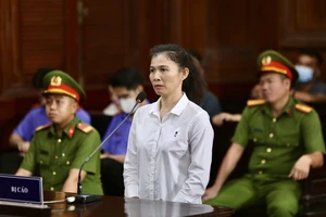 Xét xử bà Hàn Ni: VKS đang công bố cáo trạng