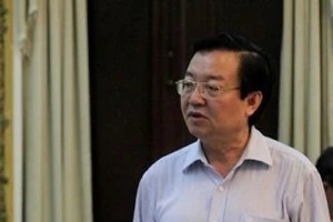 Cựu Giám đốc Sở GD&ĐT Lê Hồng Sơn bị cáo buộc chịu trách nhiệm hơn 142 tỉ đồng vì vi phạm đấu thầu