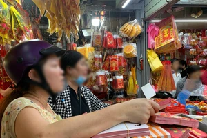 Phụ thu dịp lễ 30-4, 1-5 có được không?