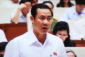 'Chưa chọc thủng được bức màn tham nhũng?'