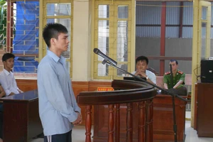 Vụ ông Chấn: luật sư truy về giấy tạm trú của bị cáo Chung