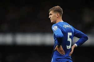 Cánh cửa về Chelsea đã đóng sầm với John Stones