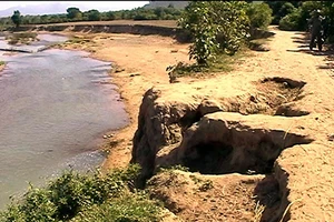 Một người dân bị phạt 60 triệu đồng vì lấy cát trên sông