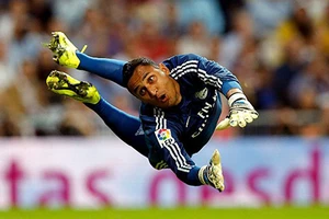 Thủ thành Real Madrid: kẻ tính đào tẩu thành kỷ lục gia
