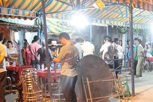 Mẹ của cô gái chết ở cầu tạm bức xúc với đơn vị thi công