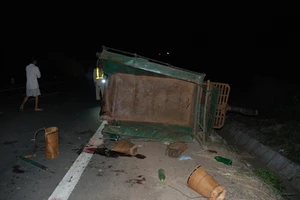 Gia Lai: 14 người trên xe công nông bị tông thương vong