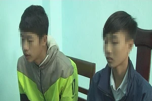 Hai học sinh đánh vỡ lún xương sọ bạn học