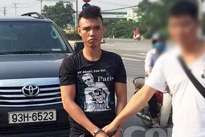 Chặn xe ba sĩ quan công an… để cướp