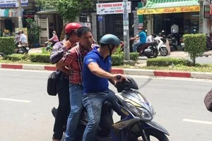 Bắt ổ cá độ ở quận Tân Phú do nhóm Hải Dương cầm đầu