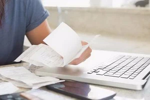 Điều tra chấp hành viên có dấu hiệu ra quyết định trái luật