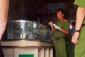 Chém chủ tiệm cướp vàng giữa ban ngày
