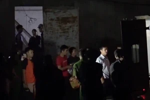 Bắt hơn 40 con bạc, 2 ô tô ở sòng xóc đĩa