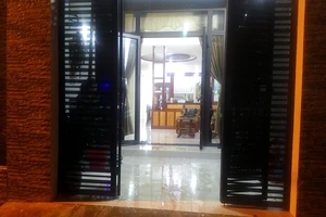 Giang hồ xông vào nhà nổ súng khiến 1 người tử vong