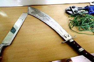 Thông tin mới vụ tài xế công an kêu em đánh người