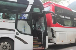 Lâm Đồng báo cáo vụ 2 xe khách ‘dìu nhau’ trên đèo